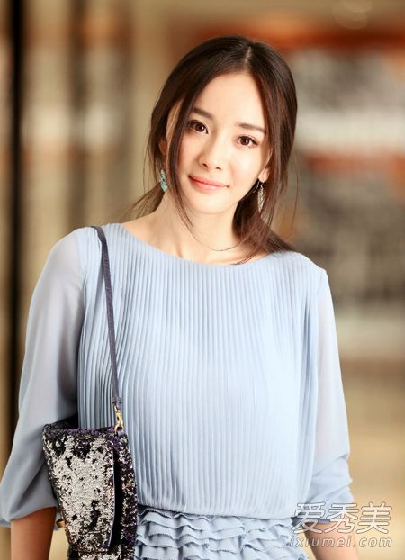 杨幂为什么从不发女儿照片?不想让女儿觉得自