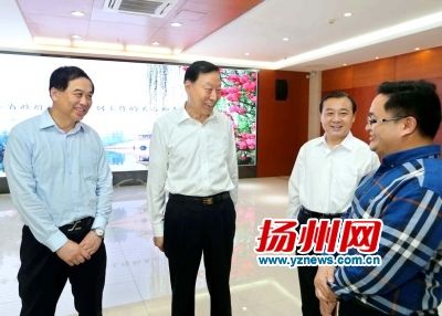 %title插图%num 省委书记罗志军在智途科技公司调研。王卓摄