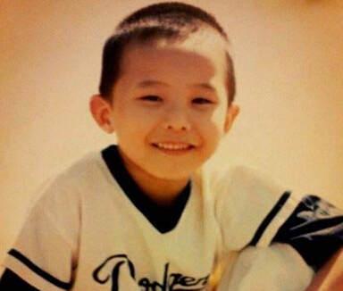 GD权志龙童年照片被扒 童星经历曝光5岁参演