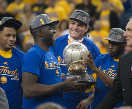 NBA西部决赛第七场:勇士胜雷鸣晋级总决赛