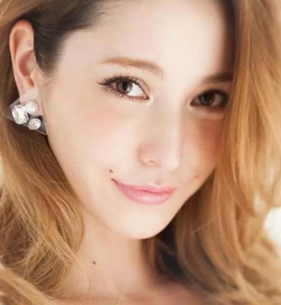 小S泫雅都爱痣妆 点一颗痣在脸上竟能升颜值