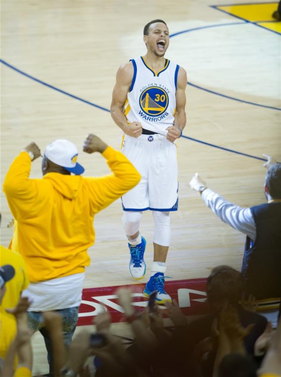 NBA西部决赛第七场:勇士胜雷鸣晋级总决赛