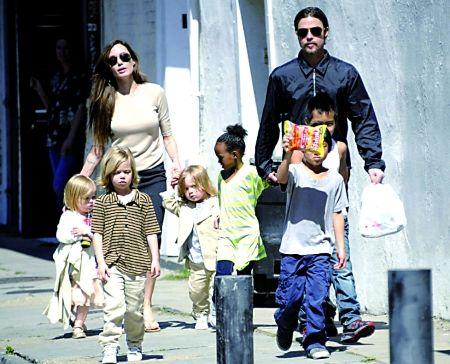 曝朱莉皮特办离婚 朱莉人憔悴:夜夜饮酒不停抽