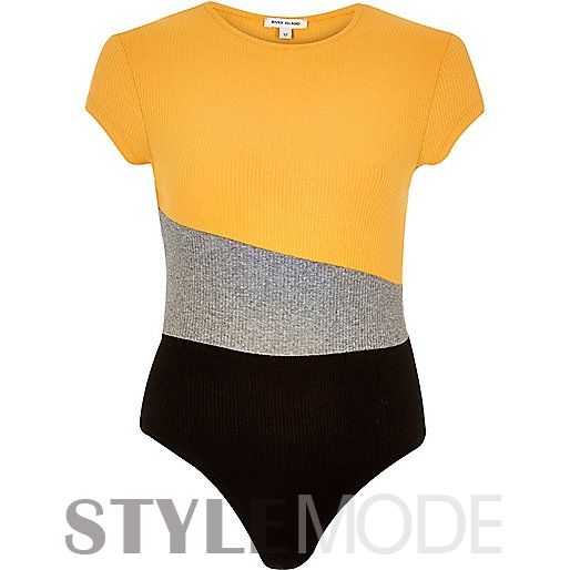 连体泳装穿出街!最安全的打底衫