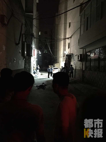 西安北郊一治安员深夜坠楼身亡 疑为救轻生女