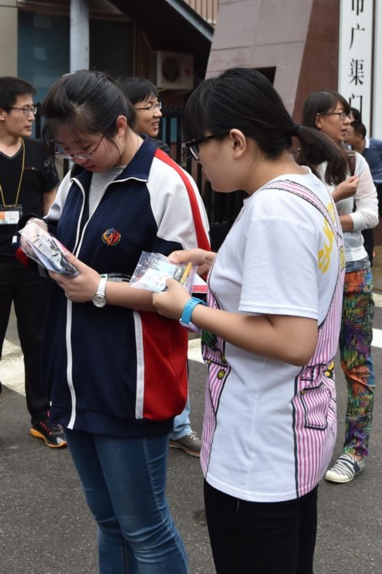 翁奇羽 拍照