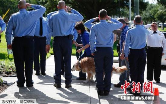 在德州的一家兽医医院,Bretagne接受了安乐死。在进入医院前,当地的消防员志愿者对他进行夹道送行并敬礼。Bretagne患有肾衰竭,并且停止进食。