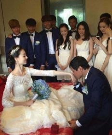 范志毅大婚现场曝光 范志毅老婆张梦瑾个人资料 比范志毅小17岁[图]