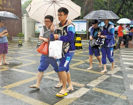 广州暴雨侵城积水严重 排涝标准严重滞后(图)