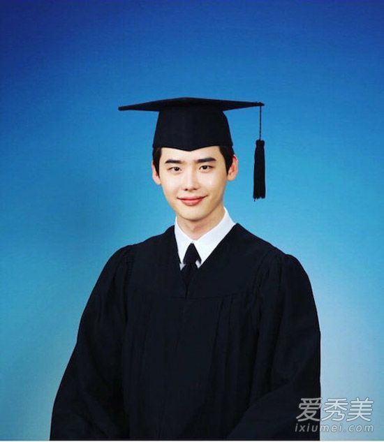 杨紫刘诗诗郑爽杨幂 这些女星的毕业照也超美!