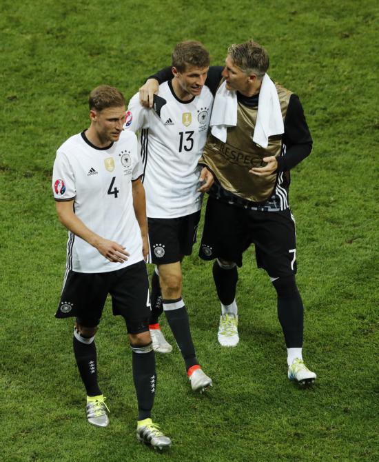 (集锦)欧洲杯:德国vs乌克兰2比0取胜 小猪替补
