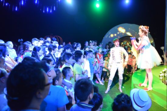 国内首创玩乐秀模式 沉浸式体验《魔法旅行团