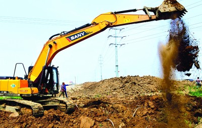 连云港开发区猴嘴街道开工建设两条重点道路