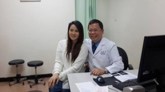 伊能静挺孕肚跳舞 47岁高龄产妇在网上分享生