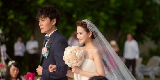 伊能静挺孕肚跳舞47岁高龄产妇在网上分享生