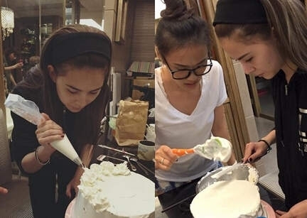 昆凌为女儿小周周庆生亲手做蛋糕 网友调侃找