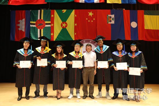 昆明理工大学举行2016届中外学生毕业典礼暨