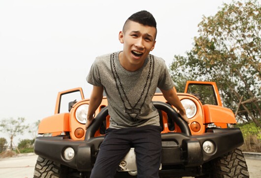 网络十大主播占席六位 YY下一步棋将成直播风