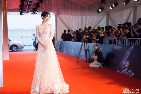 《快枪手》亮相成龙动作电影周 张静初获封最