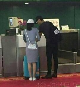 魏晨和女友秀恩爱 两人相恋9年首次公开亮相