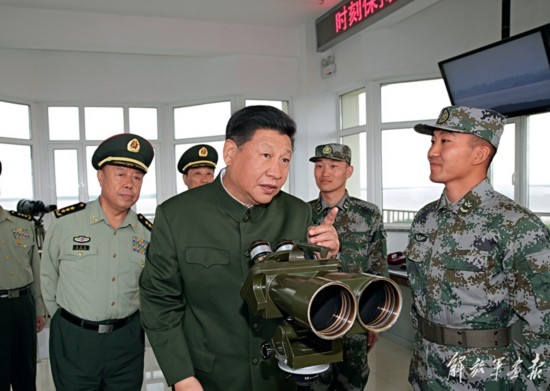 解放军画报刊发习主席视察驻黑龙江部队照片