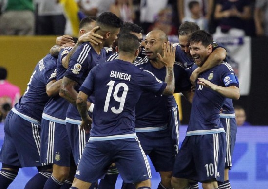 (集锦)美洲杯阿根廷vs美国3比0大胜 梅西任意球