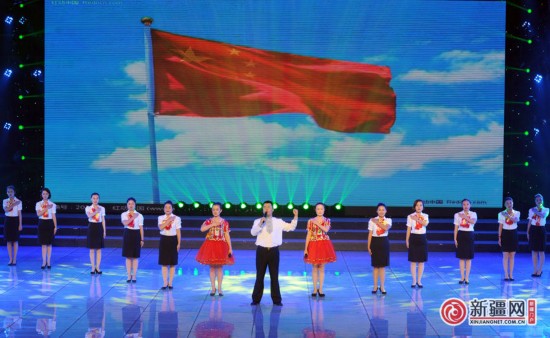 乌鲁木齐:民族团结诗文朗诵会举行(图)