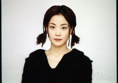 王菲时隔4年开演唱会 20多年前的视频还原王菲