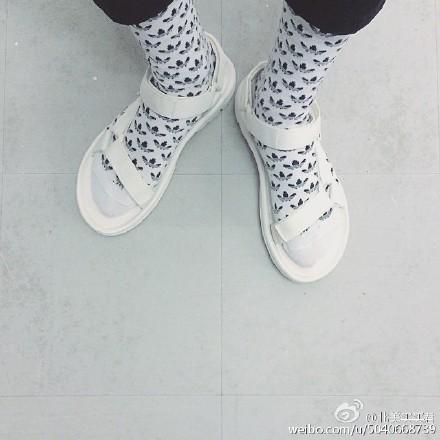 百搭“小丑鞋”,敢不敢來場說丑就丑的旅行?!