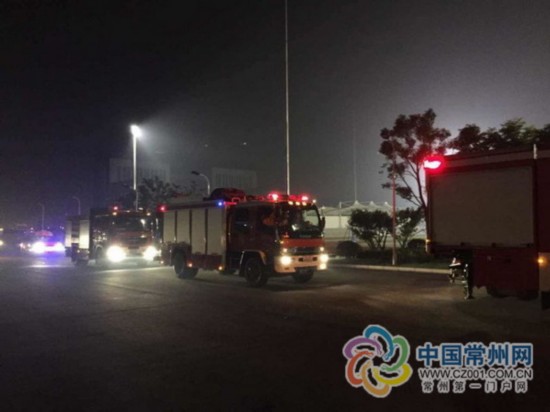 盐城遇龙卷风 常州消防官兵7车42人连夜驰援