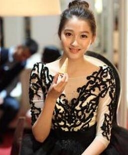 关晓彤高考成绩552分 超分数线206分 网友:这