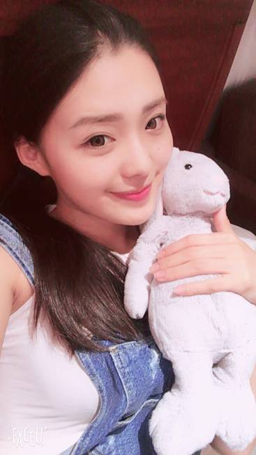 缙珏繁星直播歌友会歌甜获赞 高颜值神似大S杨幂