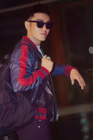 盐城遭遇龙卷风 黄晓明baby致力公益捐20万元