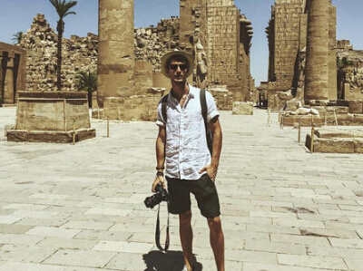 陈赫前妻外籍新欢:许婧在埃及金字塔前与外籍