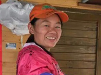 12位女星晒未整容证据:Angelababy捏下巴