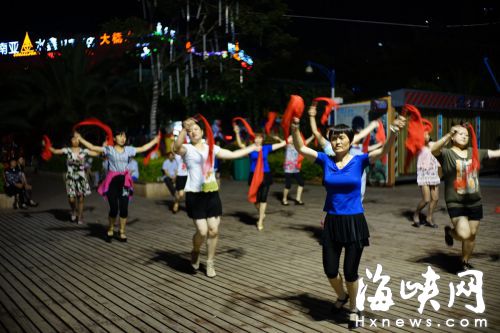 福州:七旬大妈跳广场舞忘喝水 突发脑梗头晕嘴歪