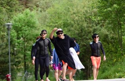 欧弟替父还债12年:每天只吃一顿饭 曾压力大到