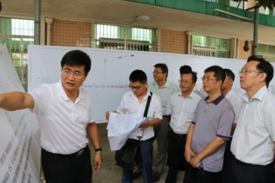 鐵總公司領導、專家考察陸川火車站動車開行站改方案