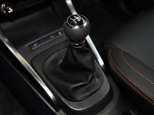 ���ǵ� Ԫ 2016�� 1.5L �ֶ�������