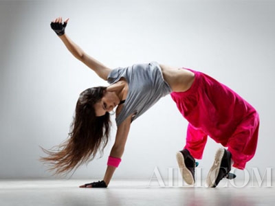 �H�ɰ��B�ʡA�W�ұ��ˤQ�ڰ���app
