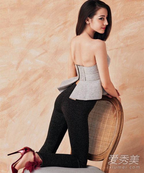 江疏影张天爱袁姗姗 女星性感裸背大比拼 好身材的女明星