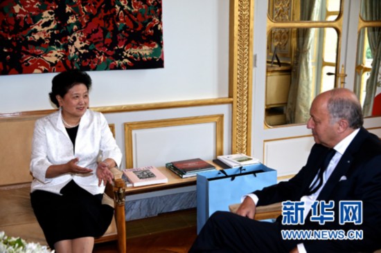 刘延东会见法国宪法委员会主席法比尤斯