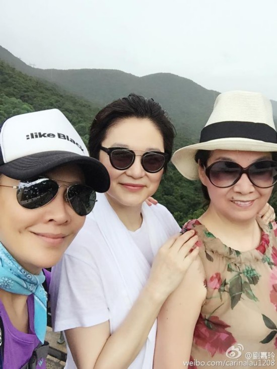 刘嘉玲晒和林青霞合影 岁月无情美人依旧(图)