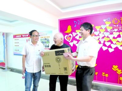 武汉市青山区把两学一做作为党建考核首要内容