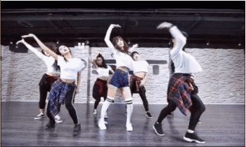 李小璐又跳舞啦 这架势不输韩国女团啊!