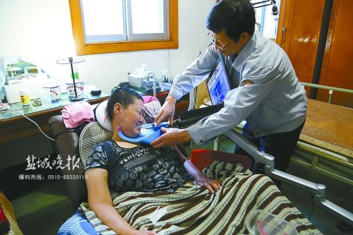 妻子4年前成渐冻人 盐城男子陪伴照顾不离不弃