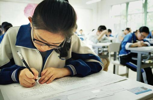 新疆取消33名高考违规考生单科或全科成绩