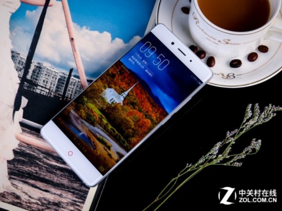 夏季美出新高度 最具颜值女性手机推荐