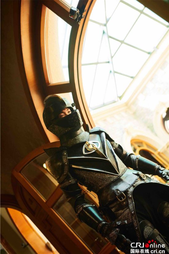 黄致列赴《全员2》上演王子历险记 唯美剧情竟