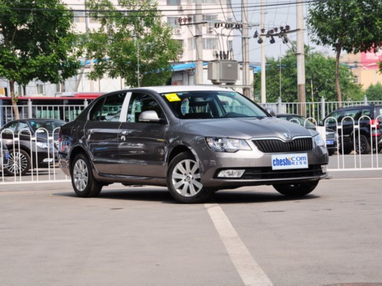 斯柯达 1.4T DSG 车辆右侧45度角